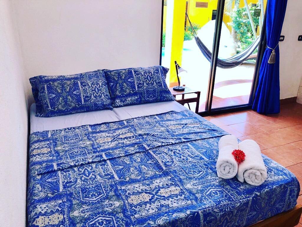 Hotel Mediterraneo Плая Авеляна Екстериор снимка